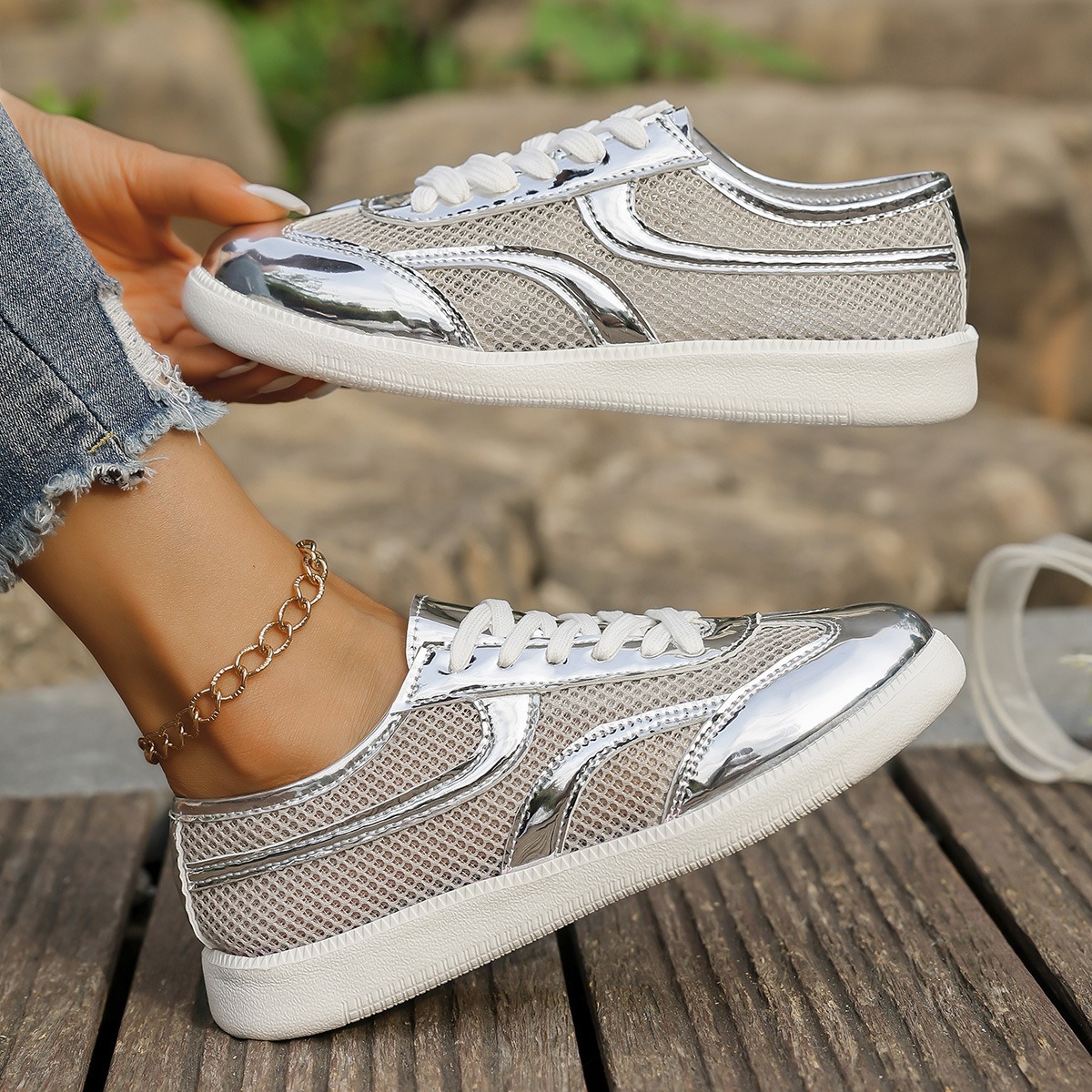 Nuove scarpe da ginnastica da  - Knit Fabric Lace Up Sneakers recensione e prezzo