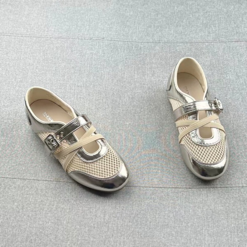 Nuove Sneakers Intrecciate con - Sneakers recensione e prezzo